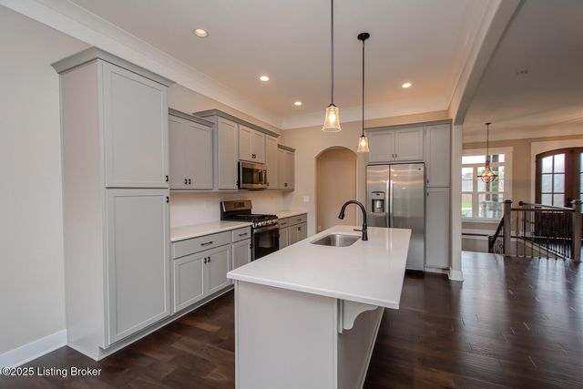 10700 Leo Farm Pl, Louisville, KY 40291