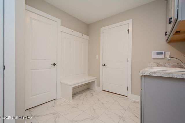 10700 Leo Farm Pl, Louisville, KY 40291