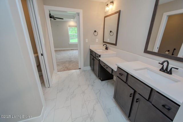 10700 Leo Farm Pl, Louisville, KY 40291