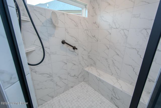 10700 Leo Farm Pl, Louisville, KY 40291