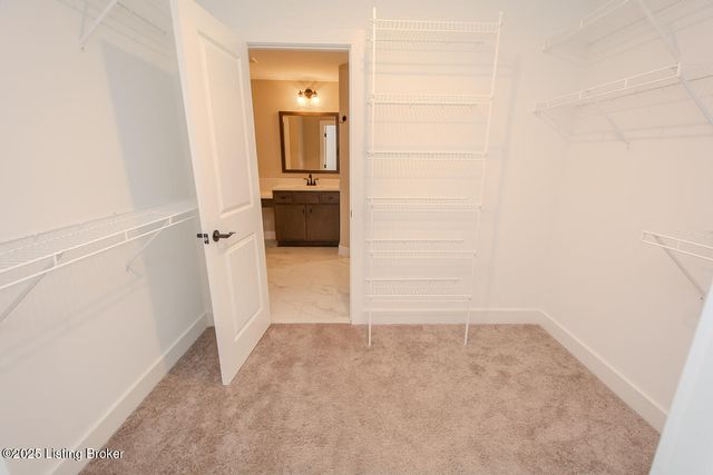 10700 Leo Farm Pl, Louisville, KY 40291