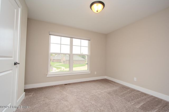 10700 Leo Farm Pl, Louisville, KY 40291