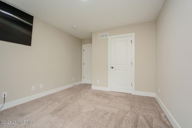 10700 Leo Farm Pl, Louisville, KY 40291