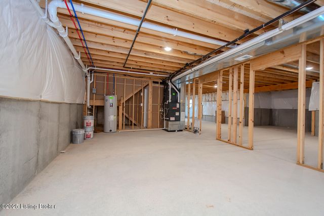 10700 Leo Farm Pl, Louisville, KY 40291