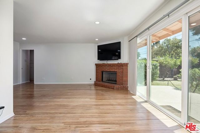 22716 Kittridge Street, Los Angeles, CA 91307