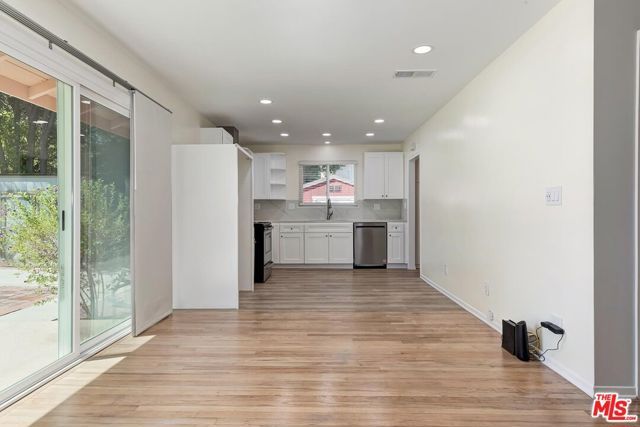 22716 Kittridge Street, Los Angeles, CA 91307