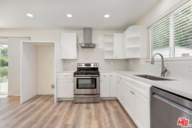 22716 Kittridge Street, Los Angeles, CA 91307