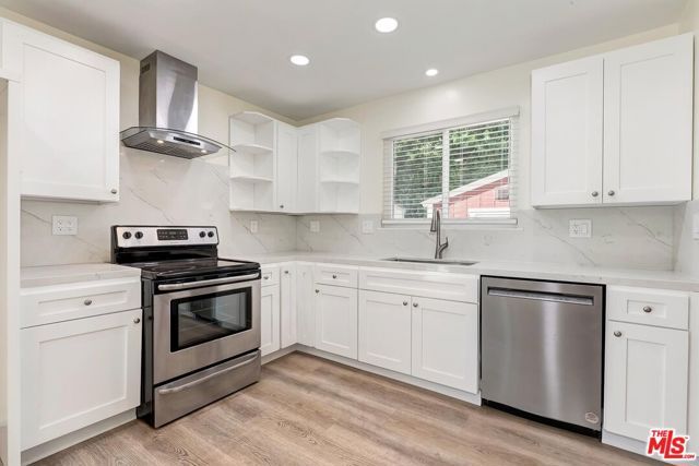22716 Kittridge Street, Los Angeles, CA 91307