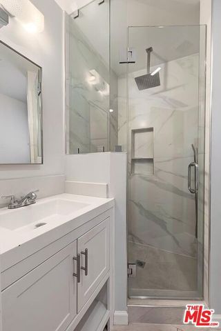 22716 Kittridge Street, Los Angeles, CA 91307
