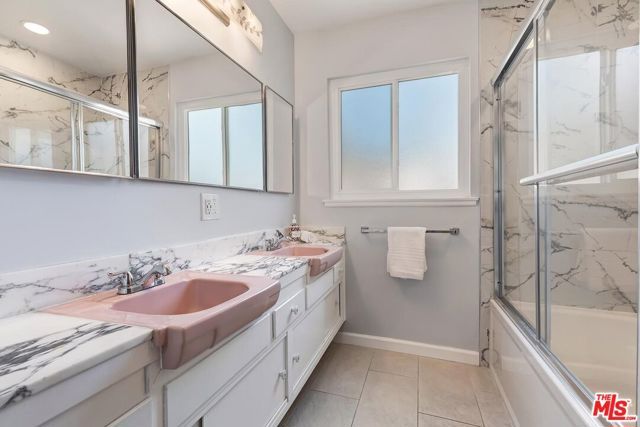 22716 Kittridge Street, Los Angeles, CA 91307