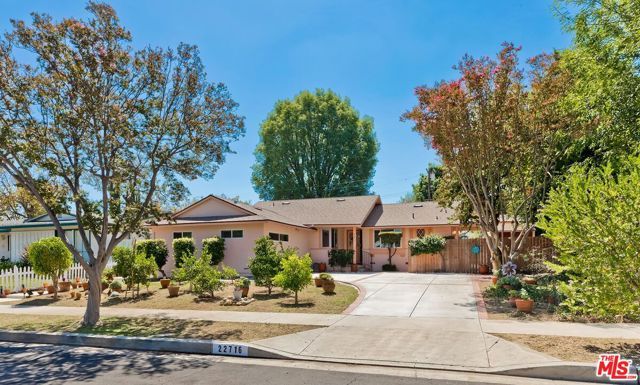 22716 Kittridge Street, Los Angeles, CA 91307