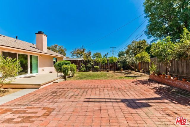 22716 Kittridge Street, Los Angeles, CA 91307