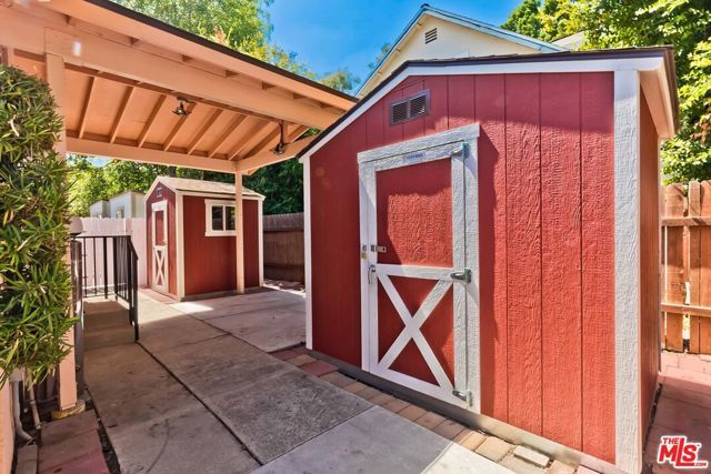 22716 Kittridge Street, Los Angeles, CA 91307