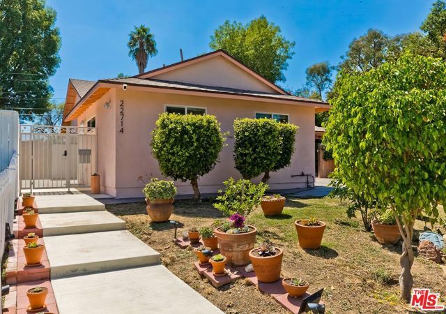 22716 Kittridge Street, Los Angeles, CA 91307