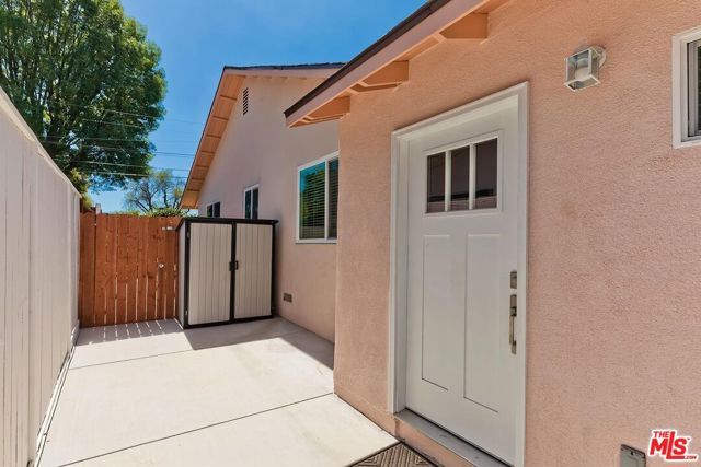 22716 Kittridge Street, Los Angeles, CA 91307