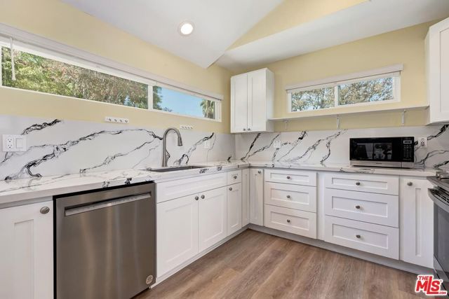 22716 Kittridge Street, Los Angeles, CA 91307