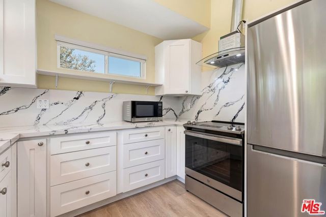 22716 Kittridge Street, Los Angeles, CA 91307