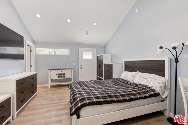 22716 Kittridge Street, Los Angeles, CA 91307