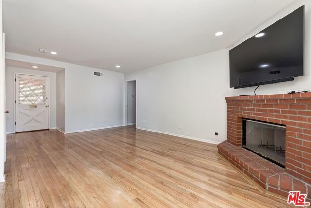 22716 Kittridge Street, Los Angeles, CA 91307