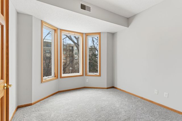 8500 Franlo Road 212, Eden Prairie, MN 55344