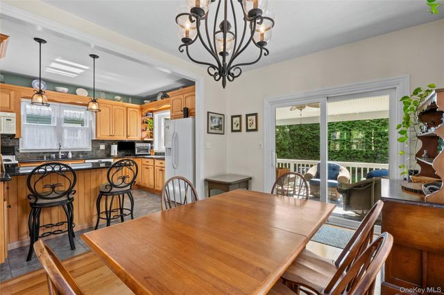 19 Willow Place, Oyster Bay, NY 11771