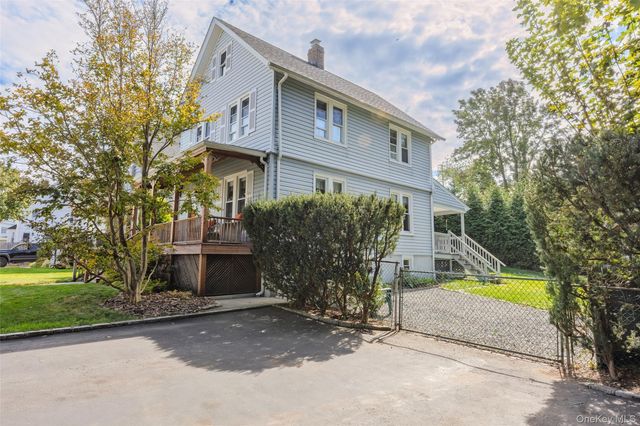 19 Willow Place, Oyster Bay, NY 11771