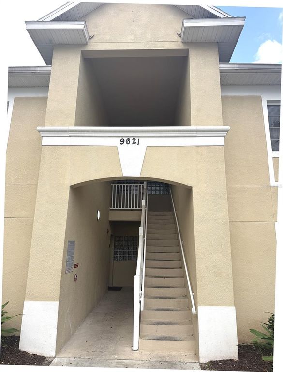 9621 LAKEDALE WAY 202, Riverview, FL 33578