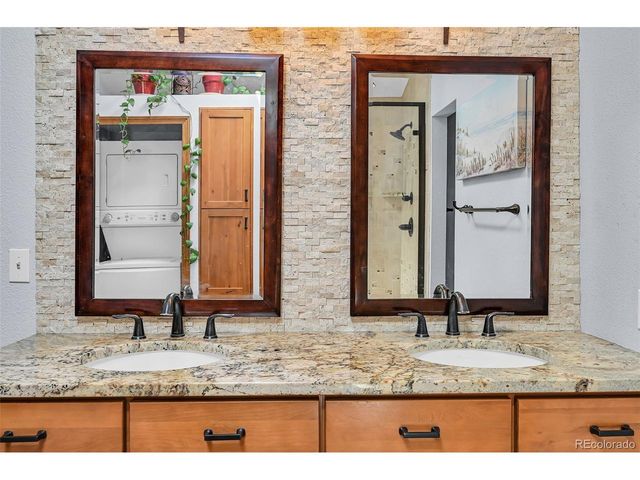 5877 S Lisbon Way, Centennial, CO 80015