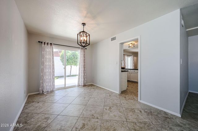 1812 W TOPEKA Drive, Phoenix, AZ 85027