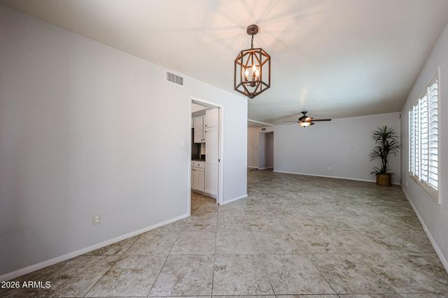 1812 W TOPEKA Drive, Phoenix, AZ 85027
