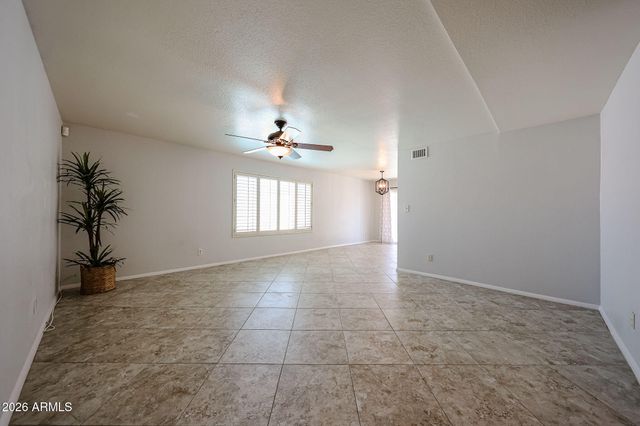 1812 W TOPEKA Drive, Phoenix, AZ 85027