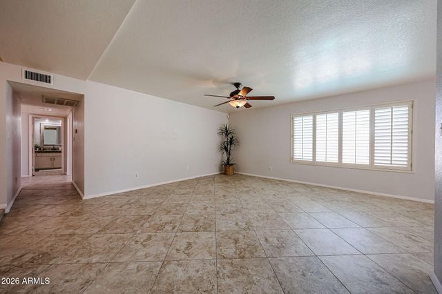 1812 W TOPEKA Drive, Phoenix, AZ 85027