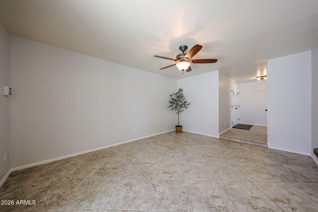 1812 W TOPEKA Drive, Phoenix, AZ 85027