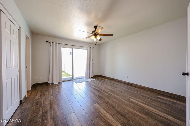 1812 W TOPEKA Drive, Phoenix, AZ 85027