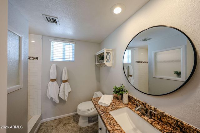 1812 W TOPEKA Drive, Phoenix, AZ 85027