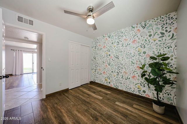1812 W TOPEKA Drive, Phoenix, AZ 85027