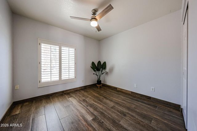 1812 W TOPEKA Drive, Phoenix, AZ 85027