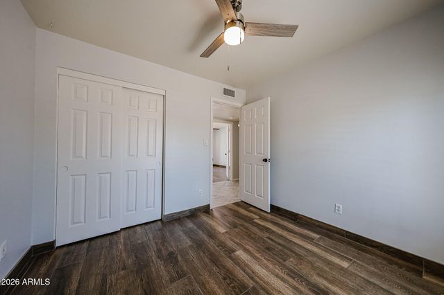 1812 W TOPEKA Drive, Phoenix, AZ 85027