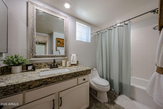 1812 W TOPEKA Drive, Phoenix, AZ 85027