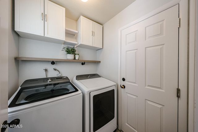 1812 W TOPEKA Drive, Phoenix, AZ 85027