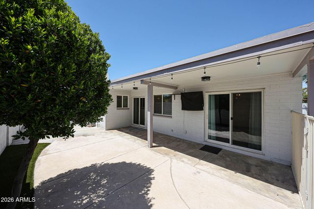 1812 W TOPEKA Drive, Phoenix, AZ 85027