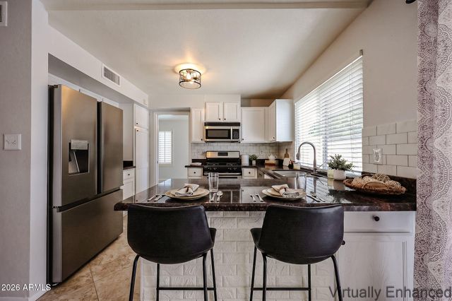 1812 W TOPEKA Drive, Phoenix, AZ 85027