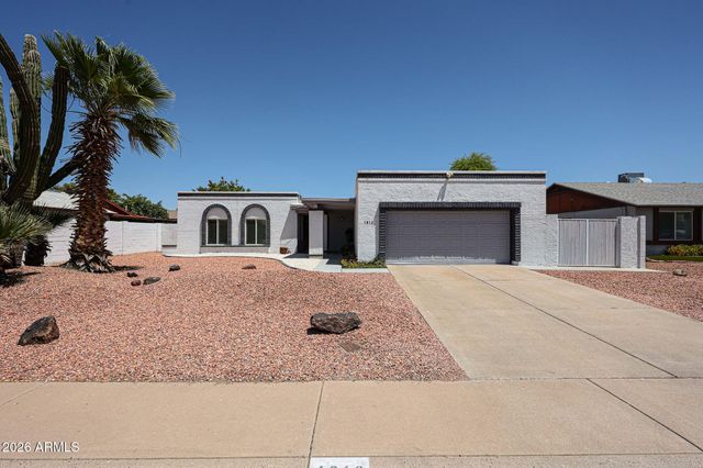 1812 W TOPEKA Drive, Phoenix, AZ 85027