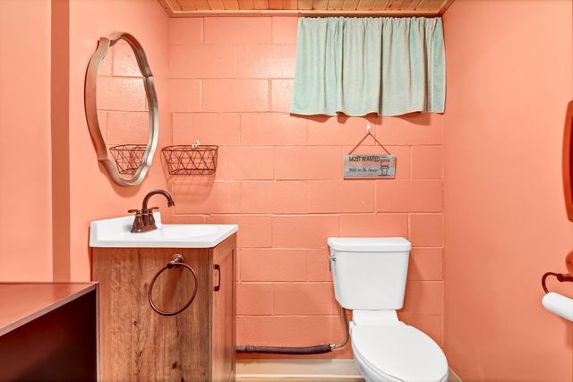 1175 Valley View Road, Lake City, MN 55041