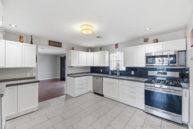 15201 S 4100 Road, Claremore, OK 74017