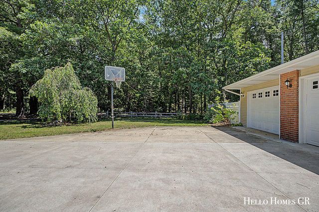 16680 Quincy Street, Holland, MI 49424