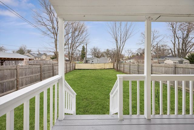 557 Howard Avenue, Aurora, IL 60506