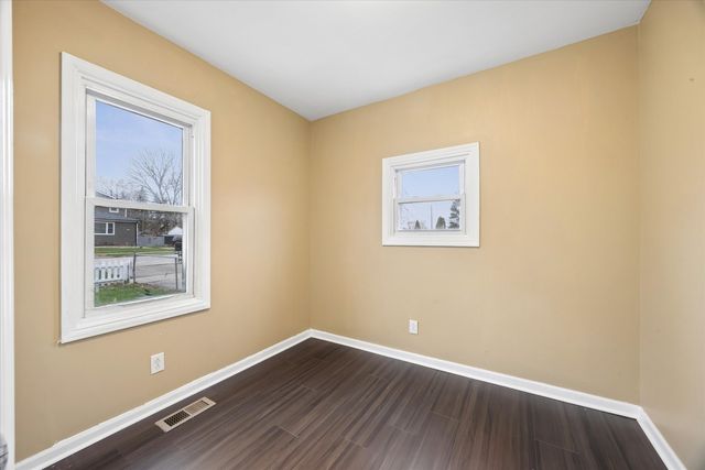 557 Howard Avenue, Aurora, IL 60506