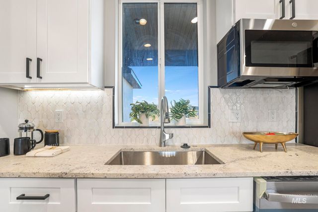 1597 Tule Dr, Twin Falls, ID 83301