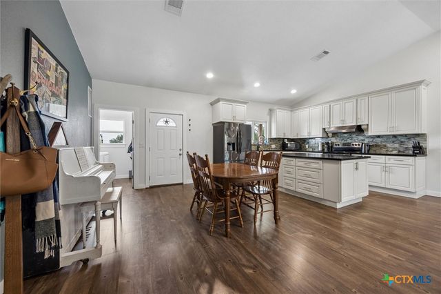 730 Spoke Hollow Road, Lockhart, TX 78644